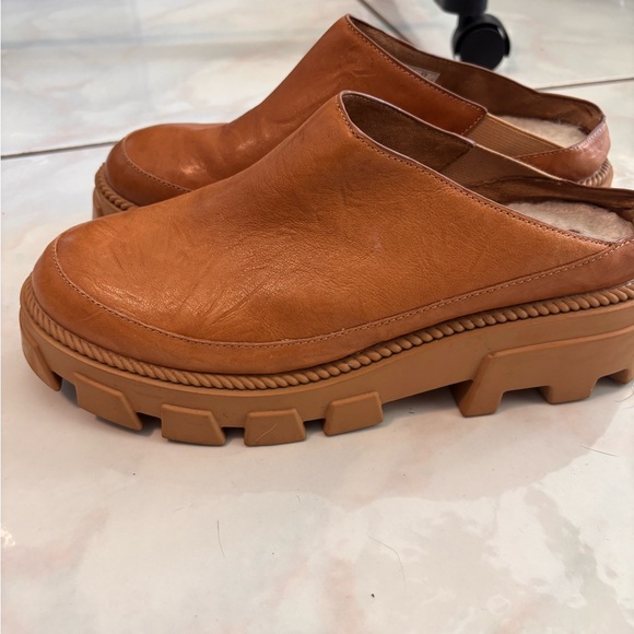 Kelsi Dagger Mules - Picture 2 of 4